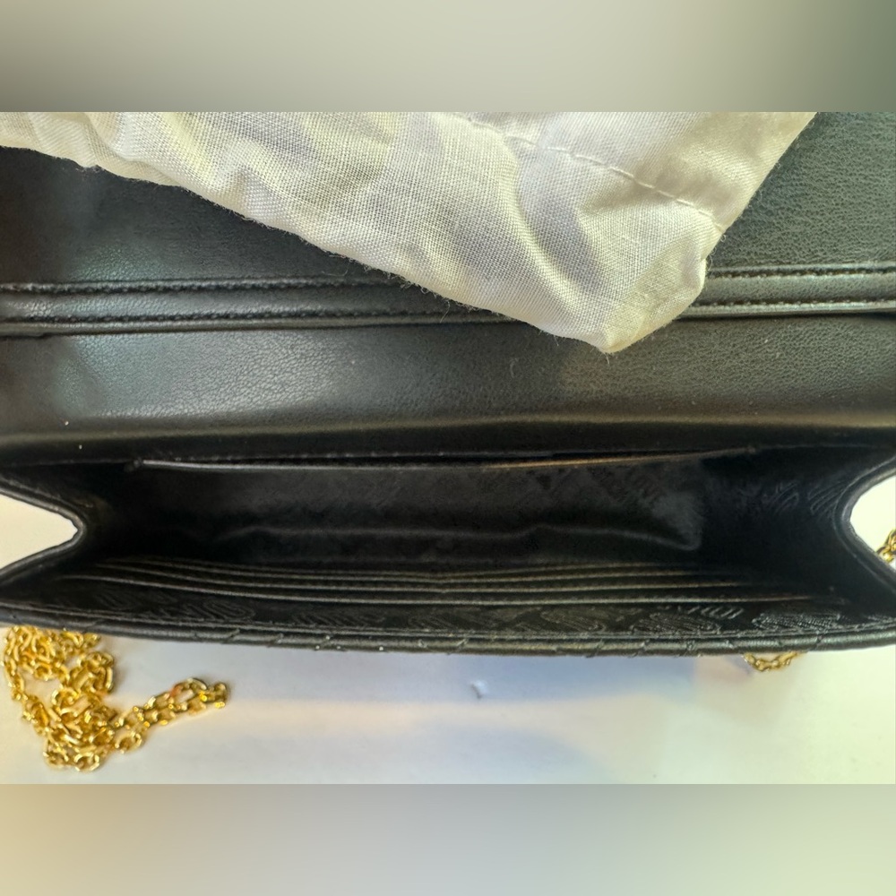 Love Moschino Black Quilted Crossbody Bag with Gold Chain - Picture 5 of 6